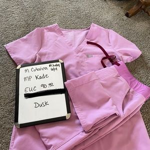 Medium petite figs scrub set